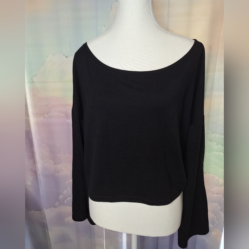 XL Black Long Sleeve Crop Top On Or Off Shoulder